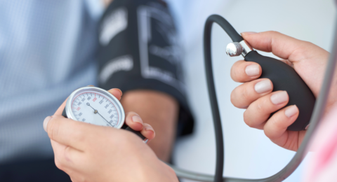 वयस्कों में क्यों बढ़ रहा है High Blood Pressure जानें कारण और बचाव के उपाय!