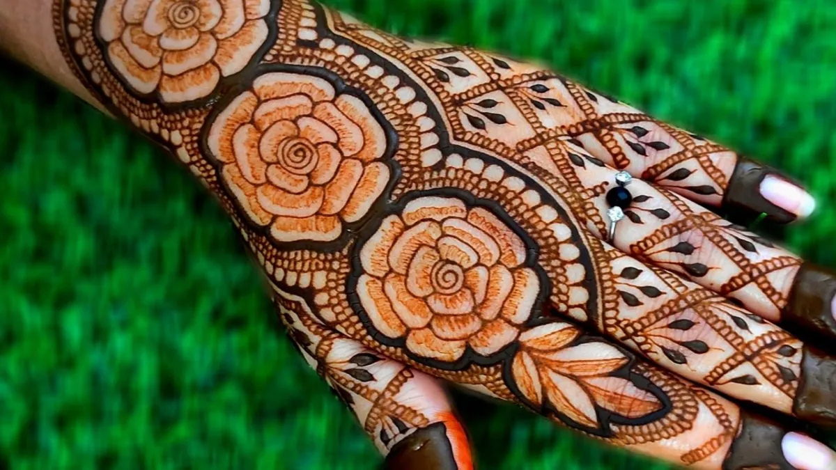 Back Hand Mehndi : के लेटेस्ट अरेबिक डिज़ाइन्स एक नज़र में दिल चुरा लें जो बनाएं आपको खास!