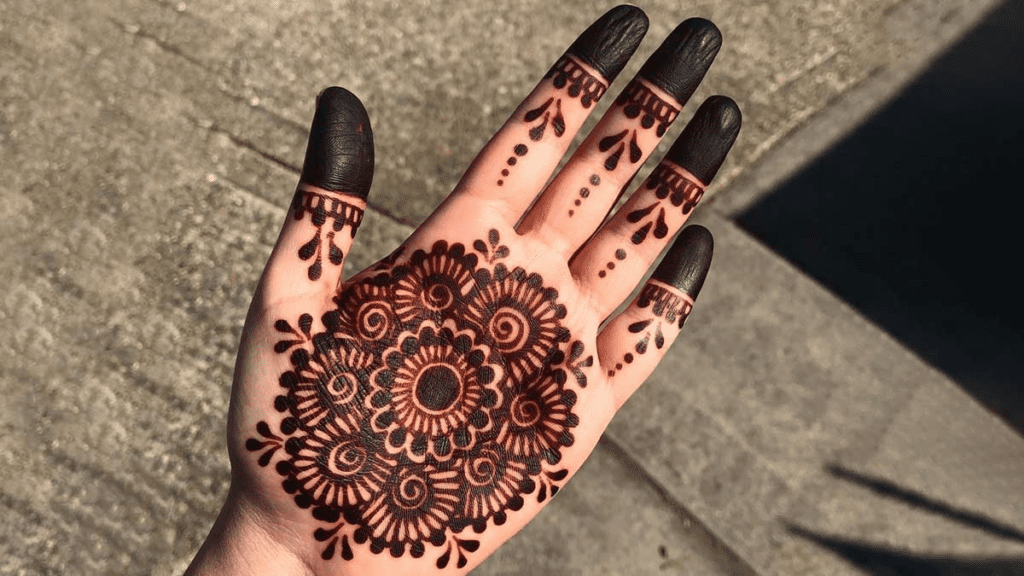 Front Hand Mehndi Design Simple