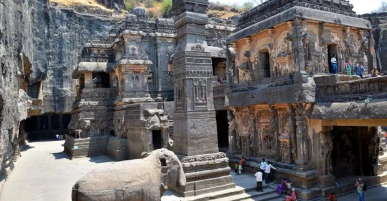 शिव को समर्पित मंदिर : कैलासा मंदिर एक ही चट्टान से तराशा गया शिव को समर्पित भारतीय स्थापत्य का अद्भुत चमत्कार!