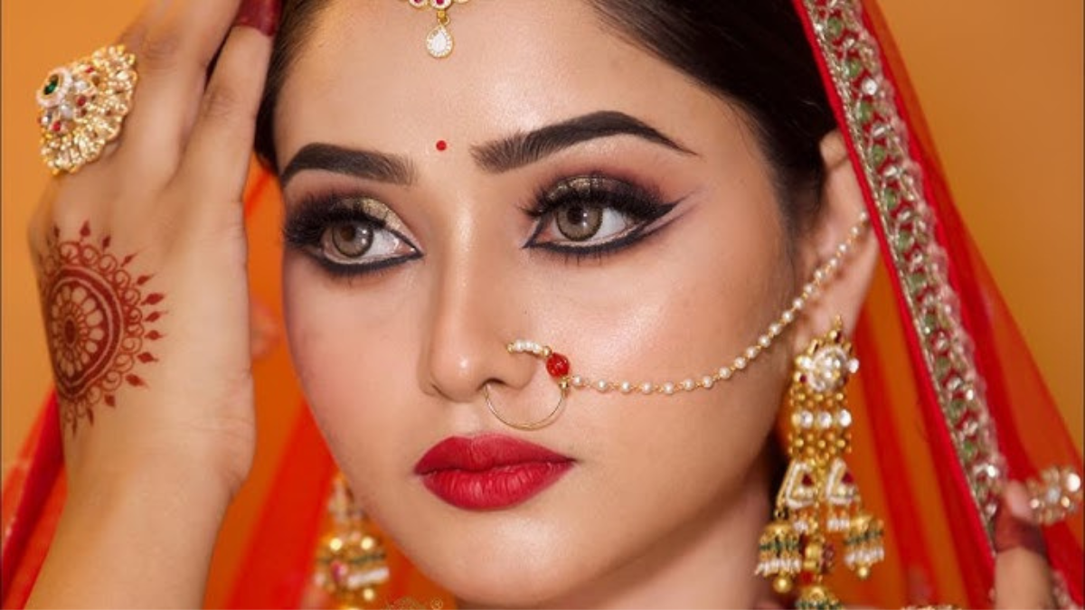 Top Teej Festival Makeup : तीज़ उत्सव के लिए पारंपरिक और आधुनिक मेकअप लुक खूबसूरत आइडियाज रंग-बिरंगी शृंगार विधि और आसान स्टेप्स!