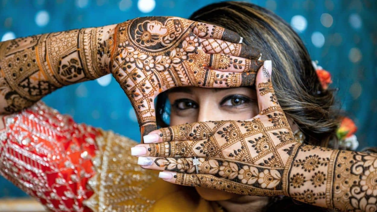 Wedding groom mehndi design : शादी के दूल्हे के लिए मेहंदी डिजाइन आधुनिक आकर्षक प्यार और शुभकामना दर्शाने वाले अनोखे पैटर्न शादी के खास दिन के लिए!