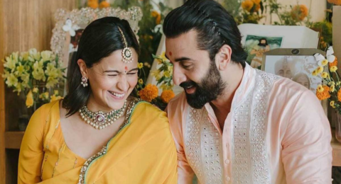 Ranbir Alia Wedding Love:Ranbir Kapoor और Alia Bhatt की शानदार बॉलीवुड वेडिंग प्यार परंपरा और ग्लैमर से सजी सितारों भरी भव्य शादी!
