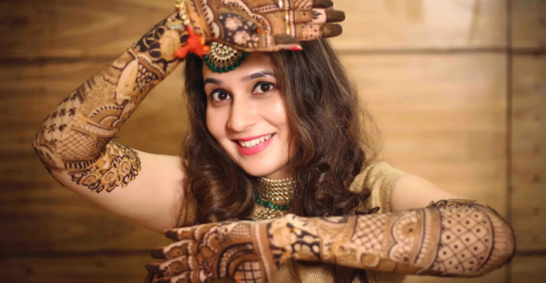 Modern and beautiful mehndi : आधुनिक ट्रेंड्स से प्रेरित सुंदर और क्रिएटिव मेंहदी डिजाइन जो आपके हाथों को बनाए खास और हर मौके पर आकर्षक।
