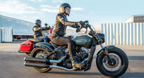 Indian Scout : इंडियन स्काउट बाइक क्लासिक स्टाइल दमदार परफॉर्मेंस और मॉडर्न तकनीक का शानदार क्रूज़र मोटरसाइकिल अनुभव।