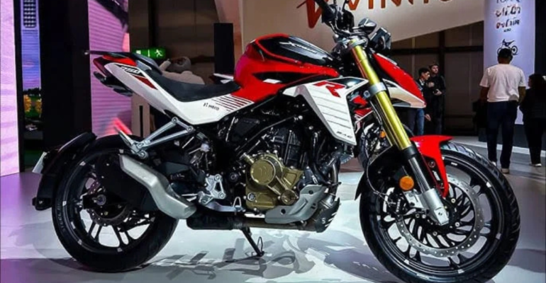 Hero Xtreme 250: ज़बरदस्त डिज़ाइन 249cc लिक्विड कूल्ड इंजन 30PS पावर सबसे तेज़ 250cc बाइक 6 स्पीड गियरबॉक्स शानदार हैंडलिंग और आधुनिक तकनीक से लैस।