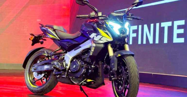 Bajaj Pulsar NS400 : बजाज पल्सर NS400Z एक शानदार स्पोर्ट्स मोटरसाइकिल है इसमें शक्तिशाली 400cc इंजन आकर्षक लुक्स उन्नत फीचर्स और दमदार राइडिंग अनुभव है।