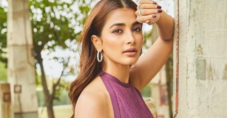 Pooja Hegde : पूजा हेदगे बॉलीवुड की खूबसूरत और प्रतिभाशाली अभिनेत्री जो अपनी फिल्मों और स्टाइल से सबको प्रभावित करती हैं।