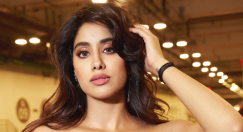 Janhvi Kapoor : जान्हवी कपूर की नेटवर्थ 82 करोड़ से भी ज्यादा! मुंबई के 65 करोड़ के पेंटहाउस और लग्जरी कारों की मालकिन जानिए बॉलीवुड की उभरती सितारा की कमाई का राज!