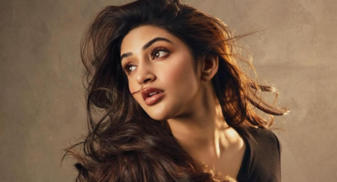 Sreeleela : की नेटवर्थ 26 करोड़! 4 करोड़ प्रति फिल्म फीस बैंगलोर में लक्जरी घर और Range Rover – जानिए 24 साल में सुपरस्टार बनने तक का पूरा सफर