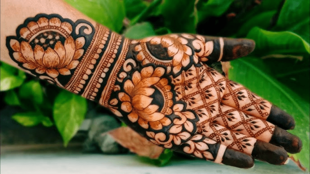 Lotus mehndi design.