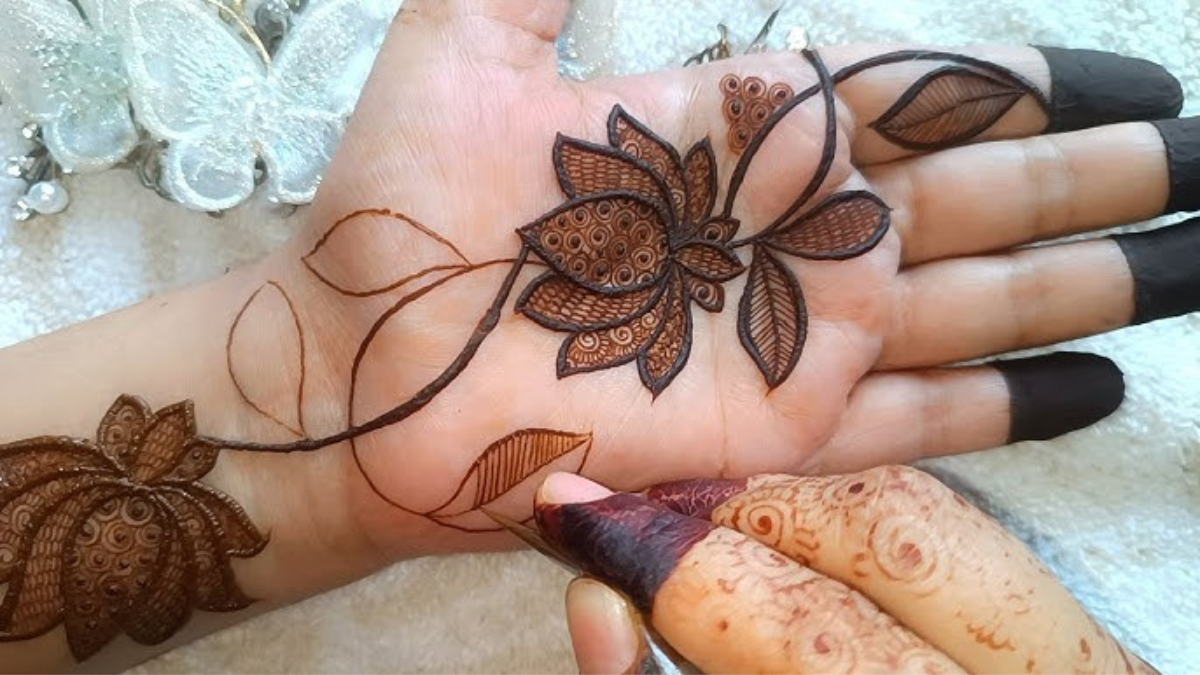 Lotus mehndi design:ये खूबसूरत कमल मेहंदी डिज़ाइन कौन लगाता है इतना स्टाइलिश और दिल छू लेने वाला कि हर कोई तारीफ करे!