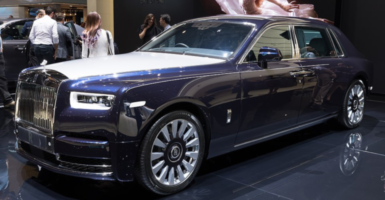 Rolls-Royce Phantom:कहलाती है कारों का राजा