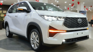 Innova hycross price टोयोटा इनोवा हाइक्रॉस 2025: जानिए इसकी दमदार फीचर्स लग्जरी पैनोरमिक सनरूफ और हाईब्रिड पॉवर के साथ कीमत!