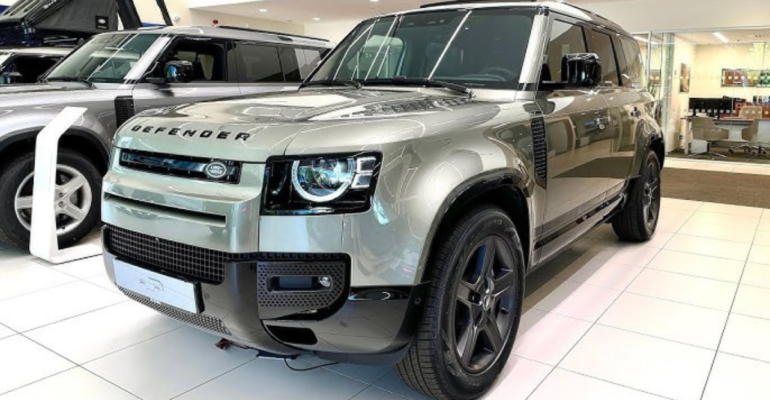 Defender Car Price in India 2025 ऑन-रोड प्राइस इंजन स्पेसिफिकेशन और टॉप फीचर्स डिटेल्स!