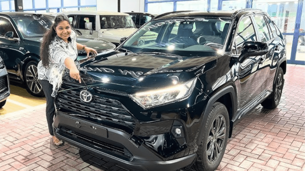 Toyota rav4 दमदार इंजन स्टाइलिश डिजाइन