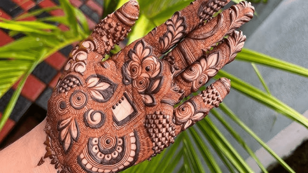 Latest mehendi designs 2025 के सबसे ताज़ा और ट्रेंडी मेहंदी डिजाइन