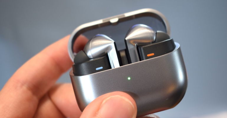 noise earbuds आपकी जेब और मन दोनों खुश कर देंगे ये गजब के ऑफर! इस महीने सिर्फ इतने में पाए अपना पसंदीदा गैजेट ऑफर जल्द खत्म होगा!