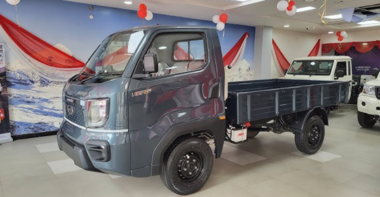 Veero mahindra Mahindra XUV 3XO 2025 : दमदार 1.2-लीटर टर्बो पेट्रोल इंजन एडवांस्ड ADAS और पैनोरमिक सनरूफ के साथ