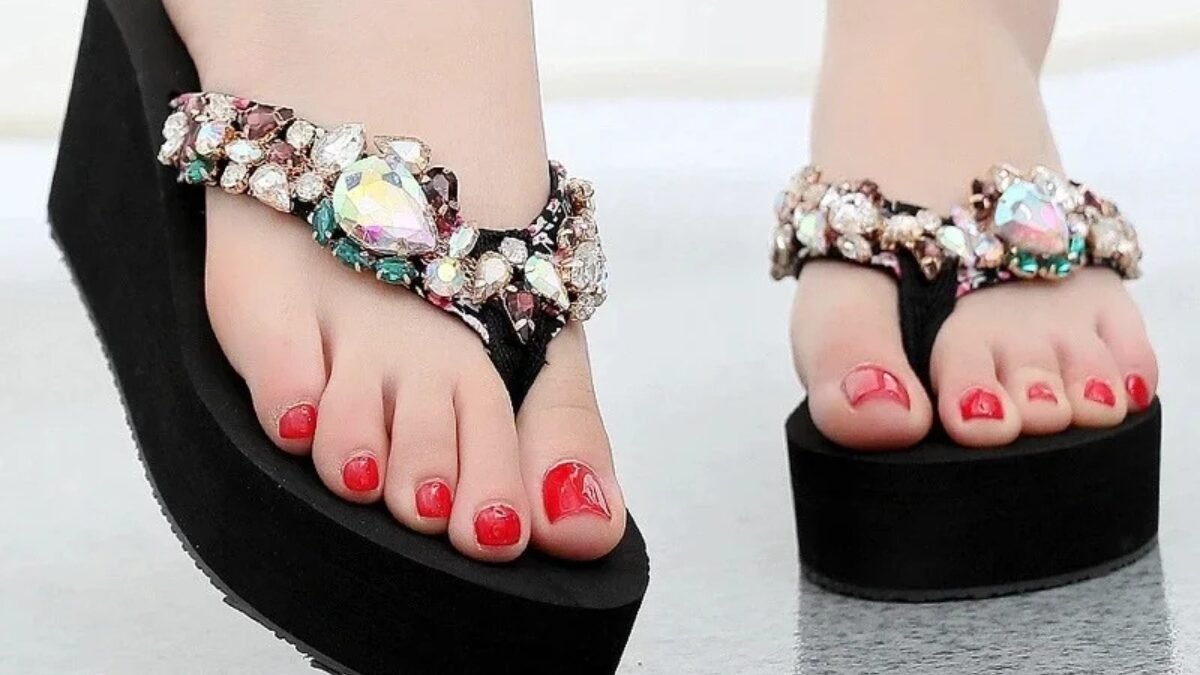 Slippers for women
