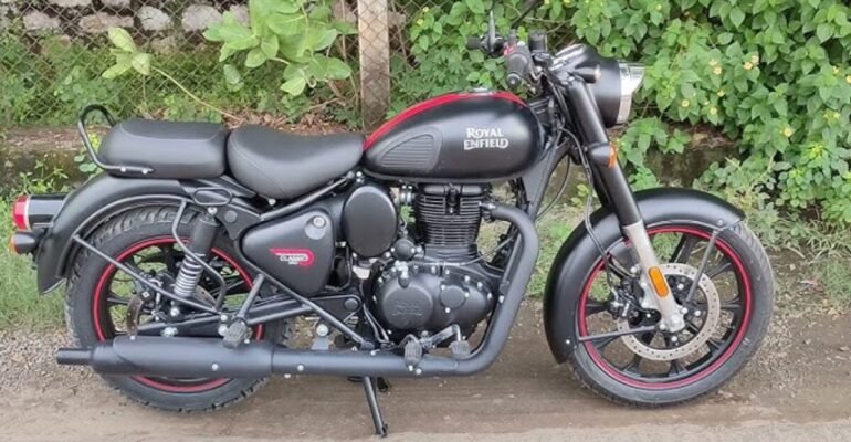 Classic 350 stealth black Royal Enfield Classic 350 Stealth Black क्यों ये बाइक हर कॉन्शियस राइडर की पहली पसंद है!
