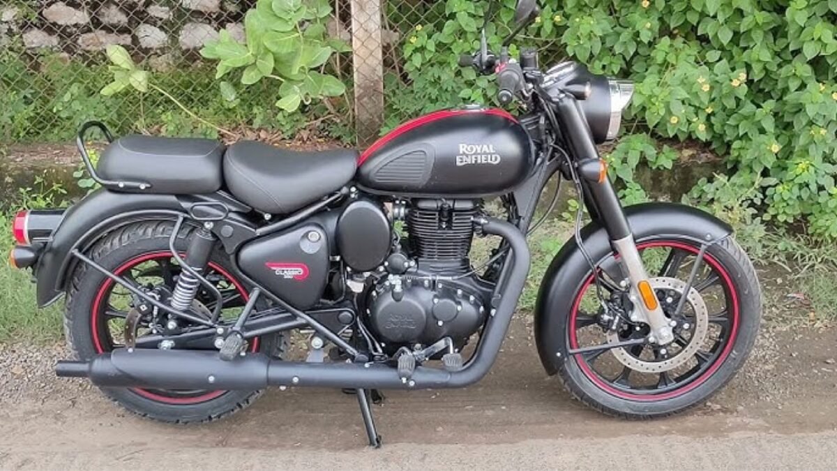 Classic 350 stealth black Royal Enfield Classic 350 Stealth Black क्यों ये बाइक हर कॉन्शियस राइडर की पहली पसंद है!