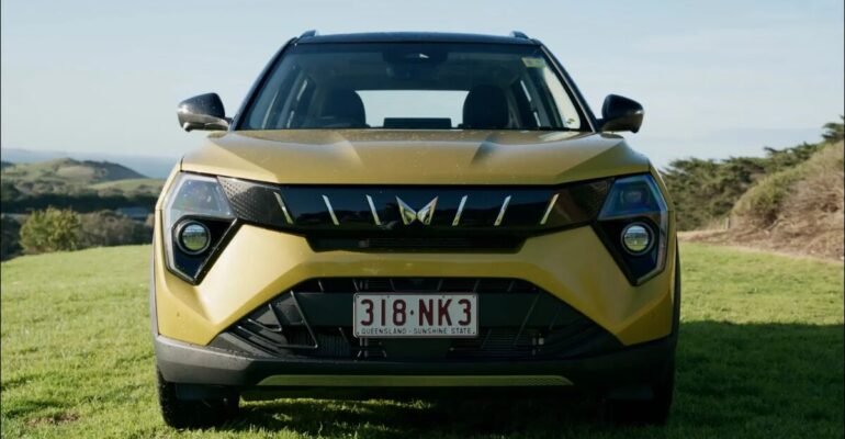 Mahindra XUV 3xo Price