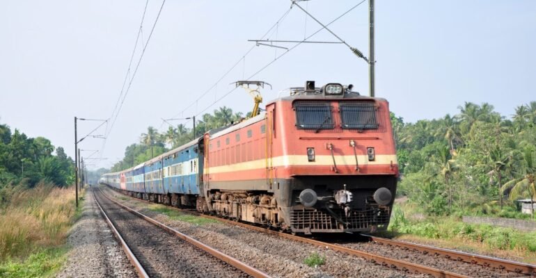 इंडियन रेलवे विशेष ट्रेन