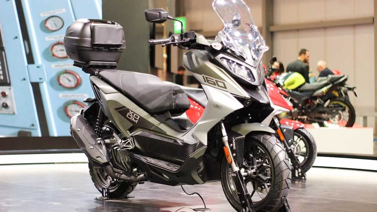 Hero Xoom 160 features