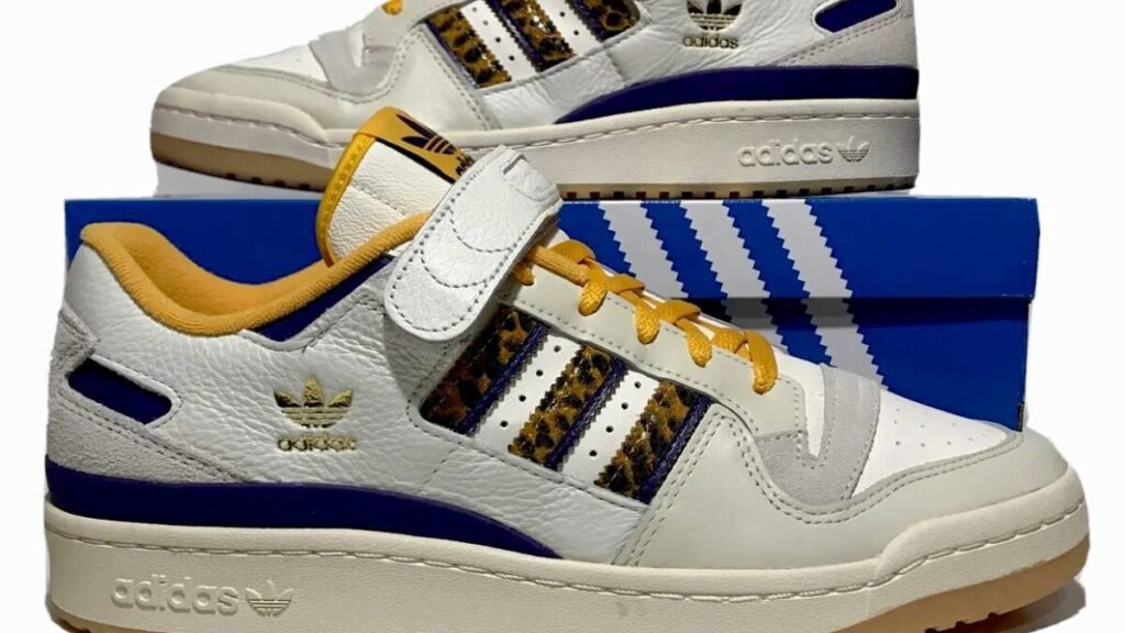 Adidas Sneakers