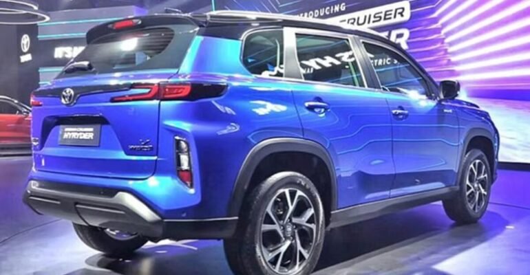 Toyota hyryder 7 seater