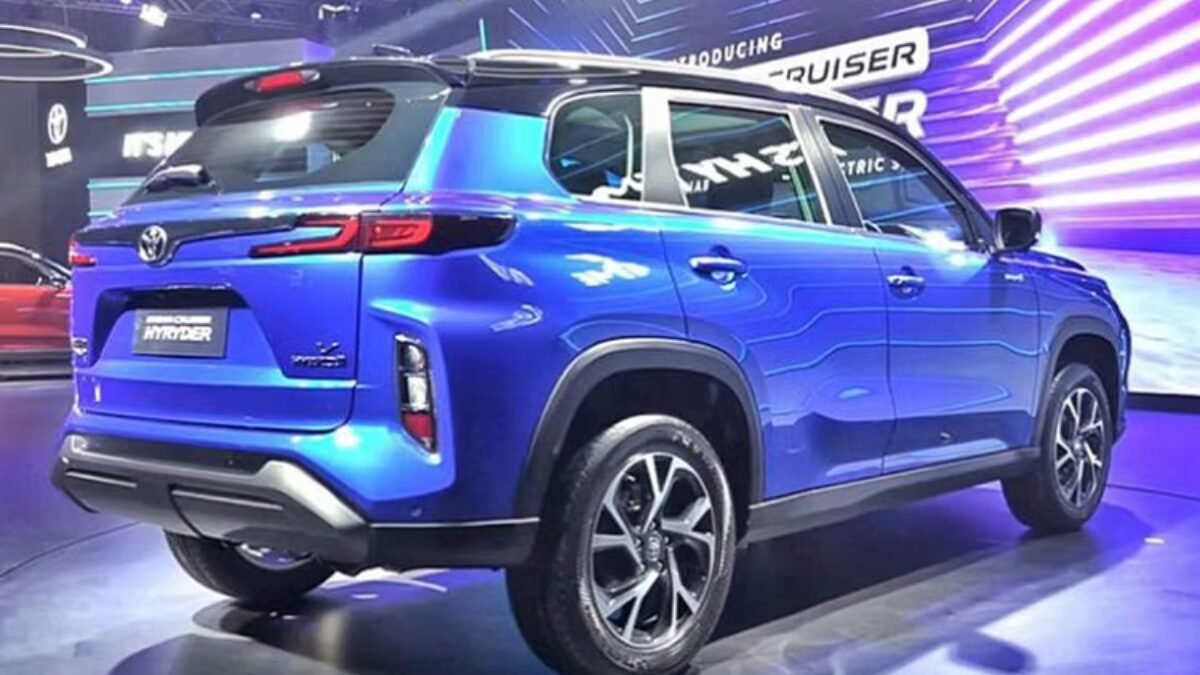 Toyota hyryder 7 seater