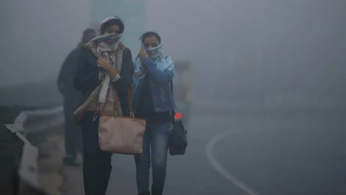 उत्तर भारत में बढ़ी ठंड