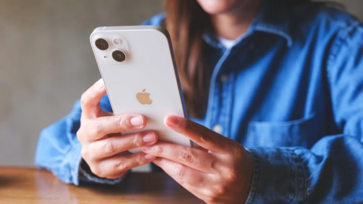 iPhone Satellite Messaging Feature