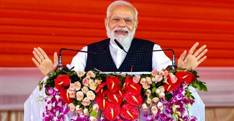 सूरत में पीएम मोदी