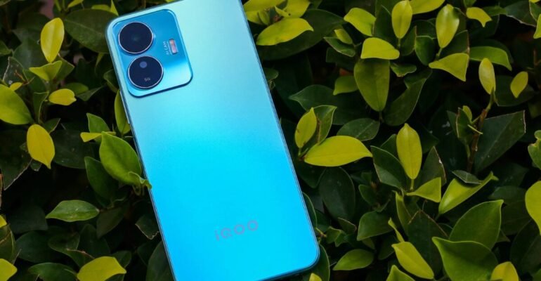 Top Phones Under 30k