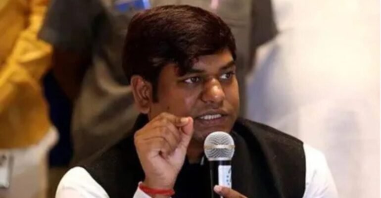 बीजेपी मुख्यमंत्री कुर्सी