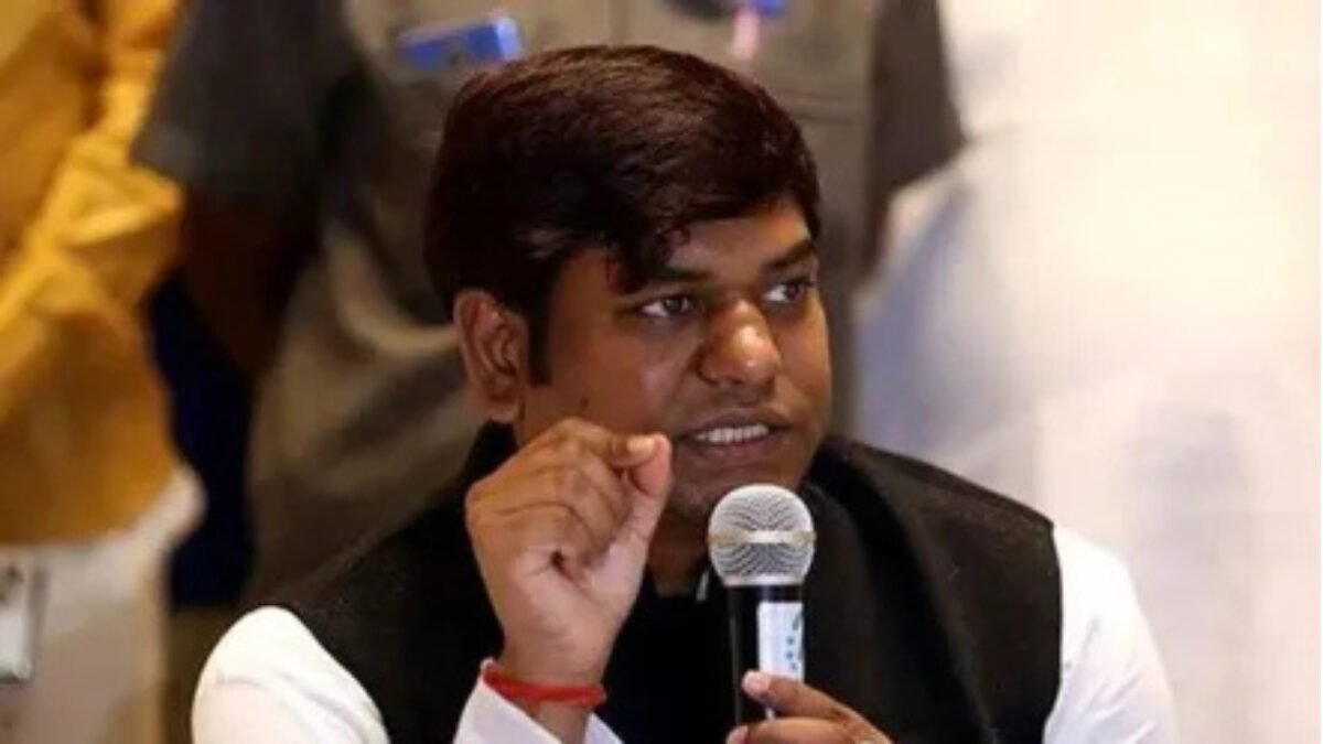 बीजेपी मुख्यमंत्री कुर्सी