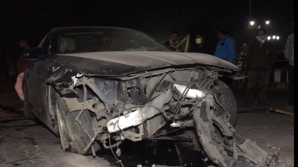 राजकोट हादसा: राजकोट में BMW की टक्कर से स्कूटी सवार की दर्दनाक मौत, नशे में ड्राइवर गिरफ्तार