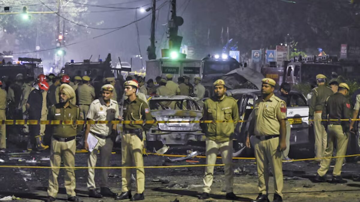 Delhi Blast 2025: जली हुई कैब मिलने ने बढ़ाई परिवार वालों की चिंता, धमाके के बाद से बिहार के पंकज लापता