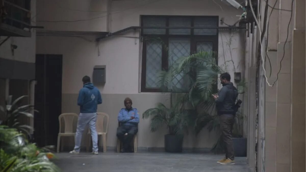 Delhi Blast: अल-फलाह चैरिटेबल ट्रस्ट पर क्राइम ब्रांच की रेड, मान्यता-एक्रिडटेशन के झूठे दावों पर दो एफआईआर