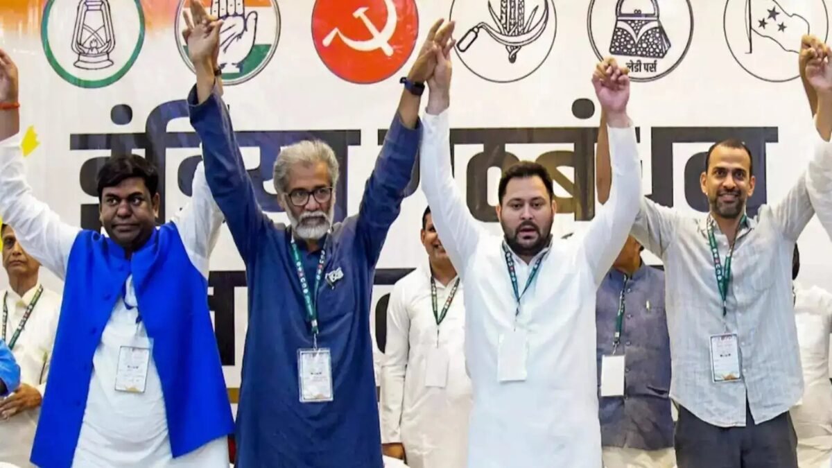 Bihar Election 2025: भोजपुरी सितारों की भिड़ंत बिहार चुनाव 2025 में मंच से उतरी राजनीति, अब जुबानी जंग से गरमाया माहौल