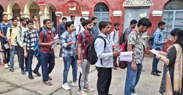 TNPSC: एक परीक्षा – पूरी जिंदगी सेट TNPSC 2025-26 मदुरै का लड़का DSP, चेन्नई का लड़का कलेक्टर और तुम्हारा नंबर कब आएगा?