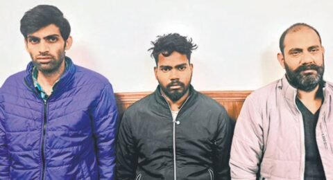 दिल्ली में AAP कार्यकर्ता