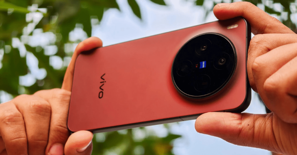 Vivo X300 Ultra smartphone camera and design