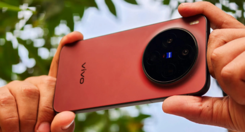 Vivo X300 Ultra smartphone camera and design