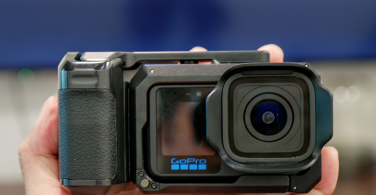 GoPro Mission 1 Features कैमरा एडवेंचर वीडियो रिकॉर्ड करते हुए