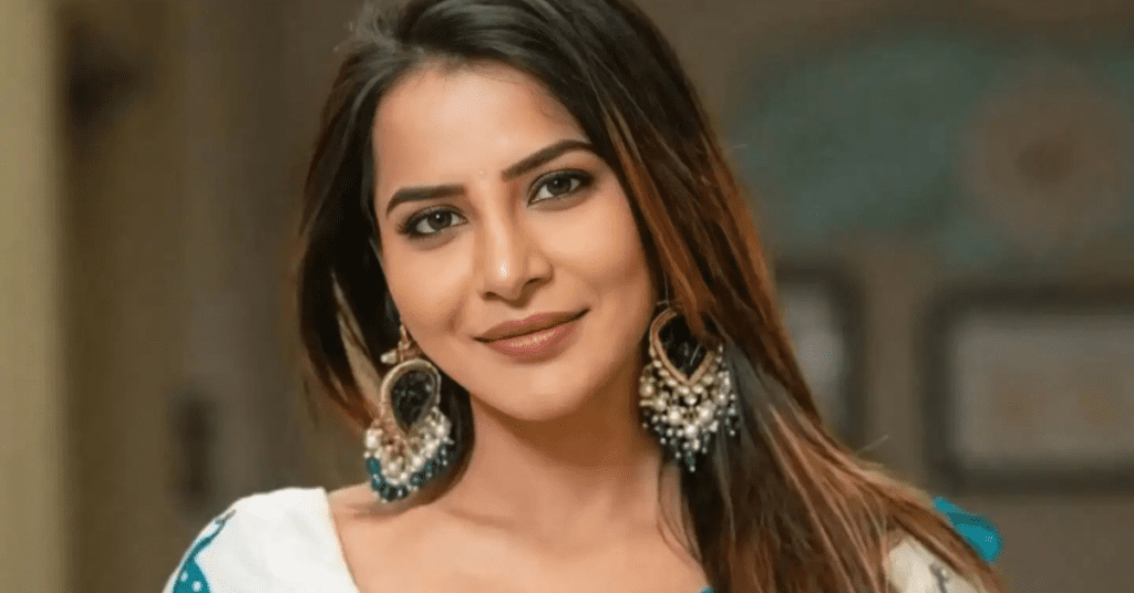 Ashu Reddy Cheating Case: एक्ट्रेस पर ₹9.35 करोड़ ठगी का आरोप