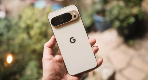 Google Pixel 11 Pro स्मार्टफोन का फ्रंट व्यू