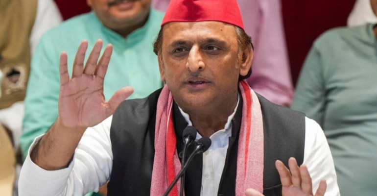 अखिलेश यादव के 403 सीट वाले बयान से जुड़ी राजनीतिक खबर
